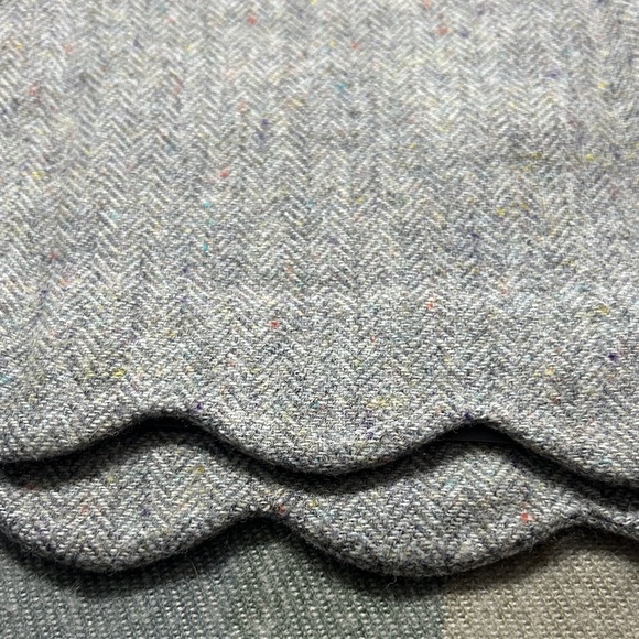 Talbots Light Gray Tweed Mini Skirt with Scalloped Hem Size 6 - Wool Blend - Picture 4 of 9